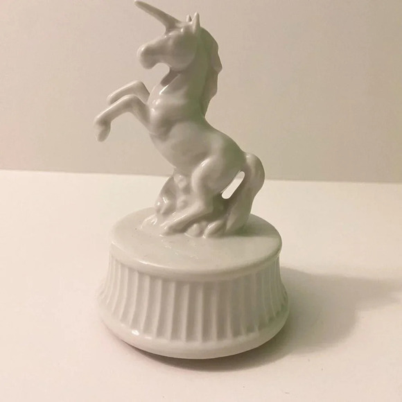 Vintage Otagiri Unicorn Rotating Music Box As Time Goes By 5 Inch Tall Figurine - Picture 13 of 16